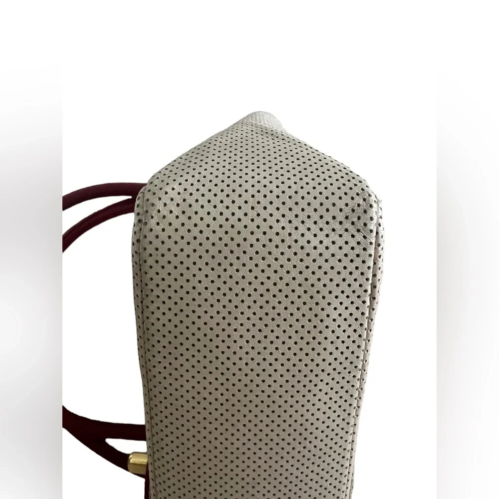 CHANEL Perforated Flap Bag Beige/Red 6 Series - Picture 8 of 17